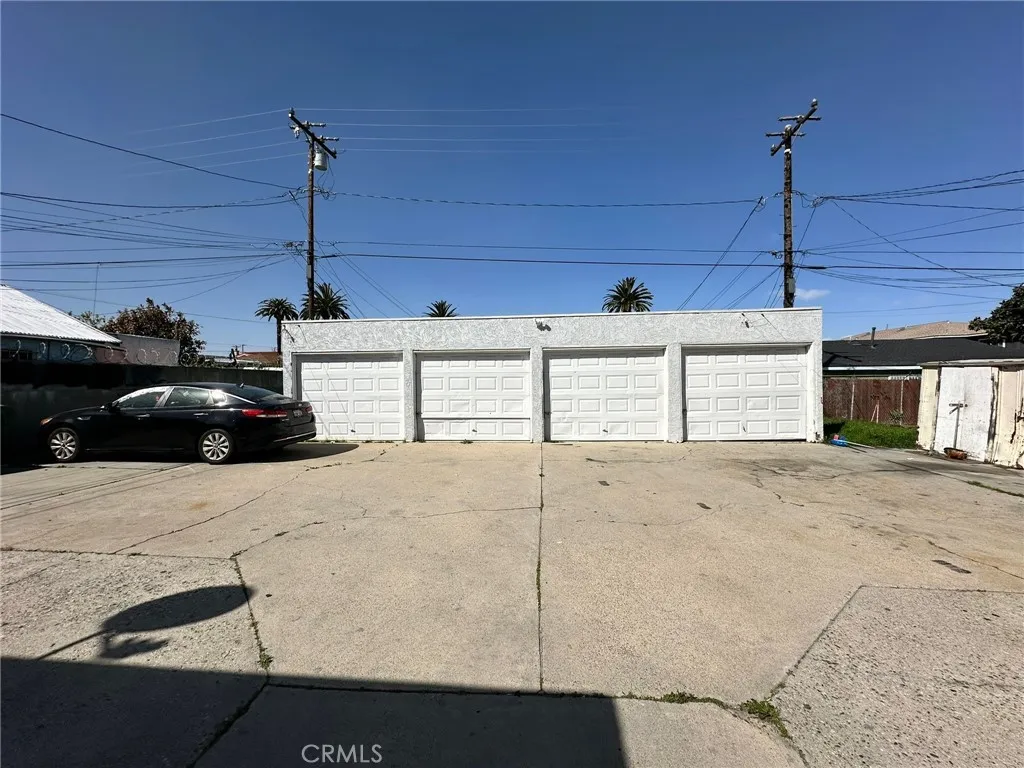 1315 W 102nd Street, Los Angeles, California 90044 home-pic-3